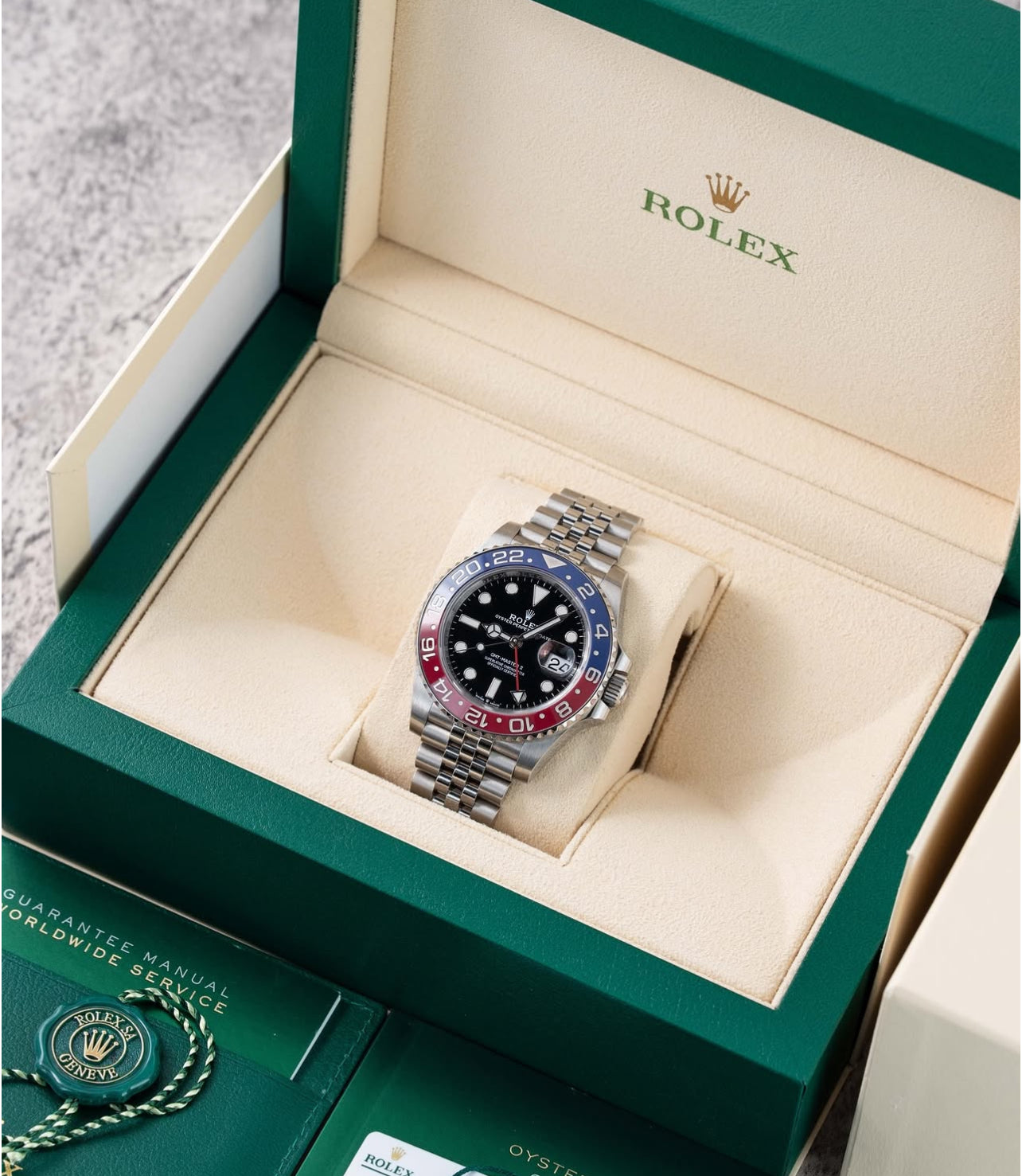 Rolex GMT-MASTER II “pepsi”